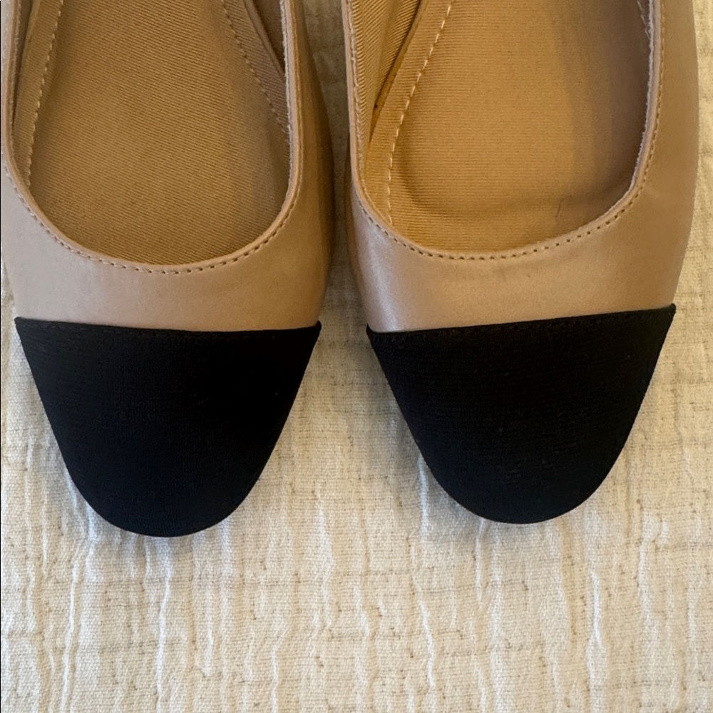 Anne Klein Two-Tone Beige and Black Slingback Flats - Picture 4 of 9